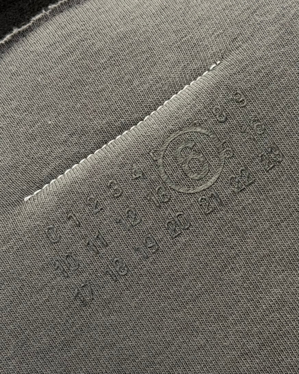 MM6 MAISON MARGIELA FW23 V-NECK CROPPED VEST