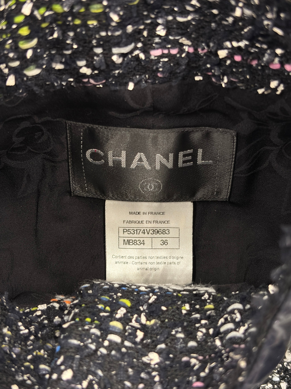 CHANEL CRUISE 2016 TWEED HANGUL-SCRIPT JACKET