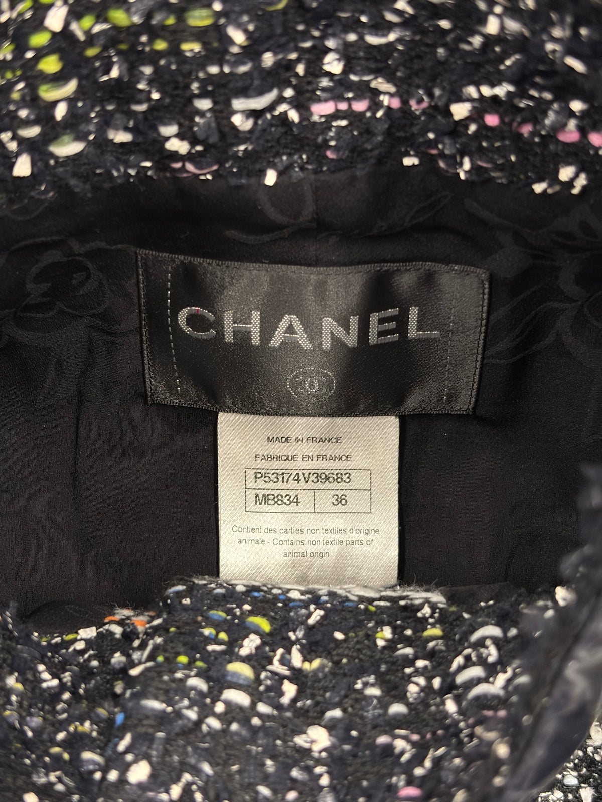 CHANEL CRUISE 2016 TWEED HANGUL-SCRIPT JACKET