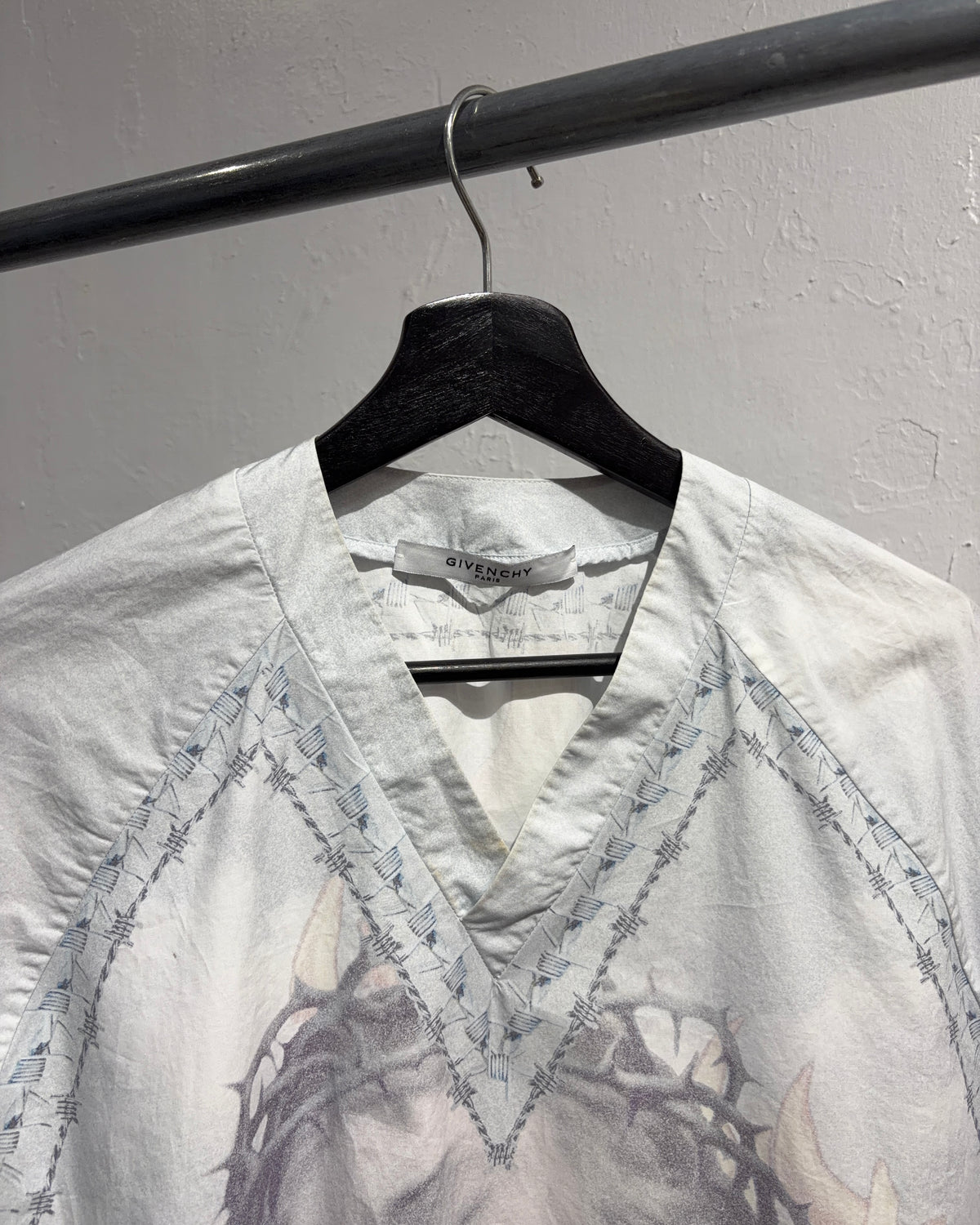 GIVENCHY SS16 JESUS CHRIST V-NECK TEE