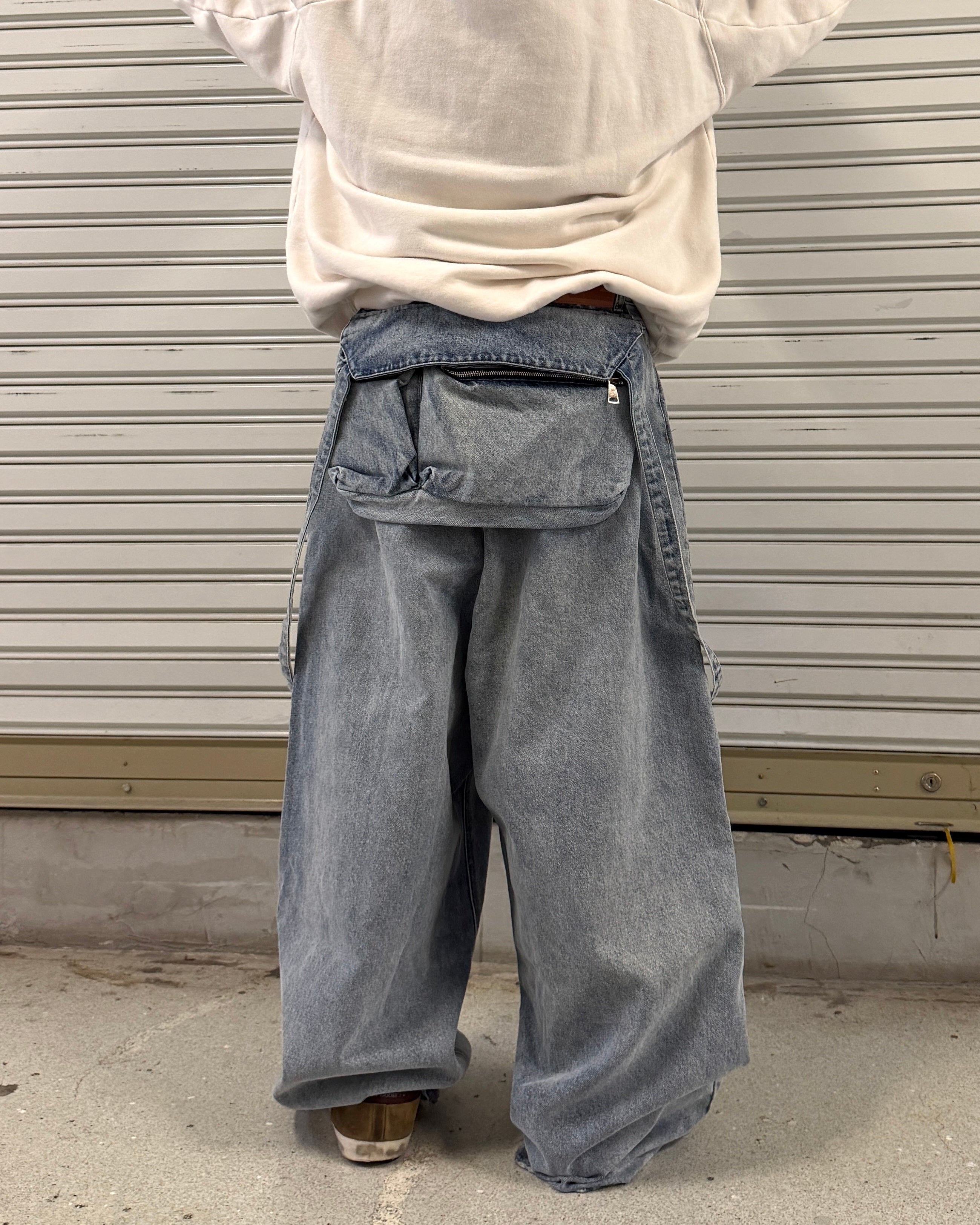 NATASHA ZINKO POCKET ON THE BACK JEANS