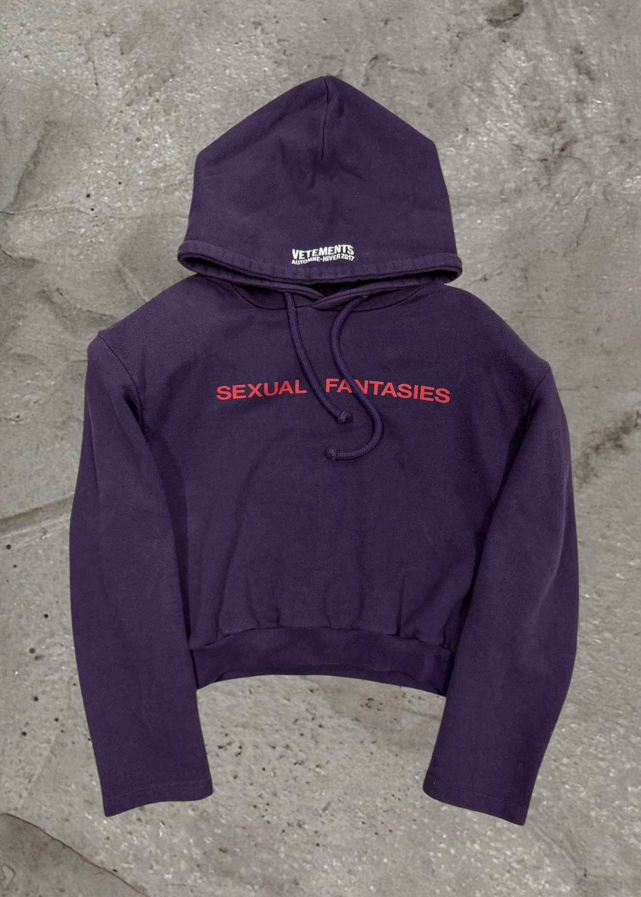 VETEMENTS AW16 SEXUAL FANTASIES CROPPED FOOTBALL SHOULDER HOODIE