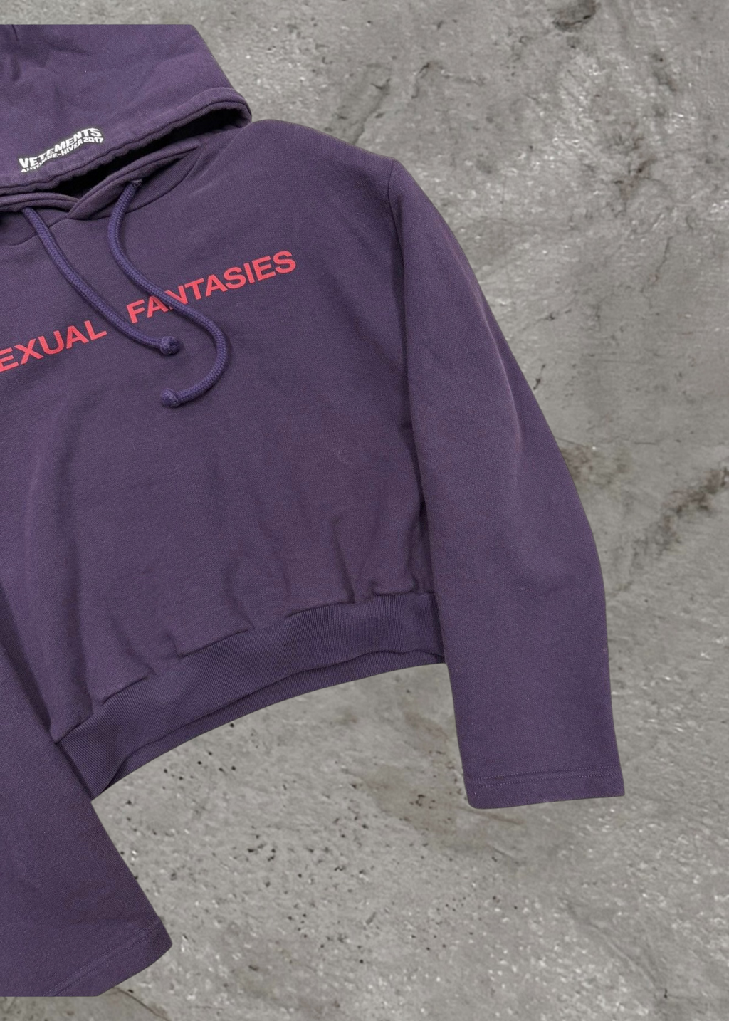 VETEMENTS AW16 SEXUAL FANTASIES CROPPED FOOTBALL SHOULDER HOODIE