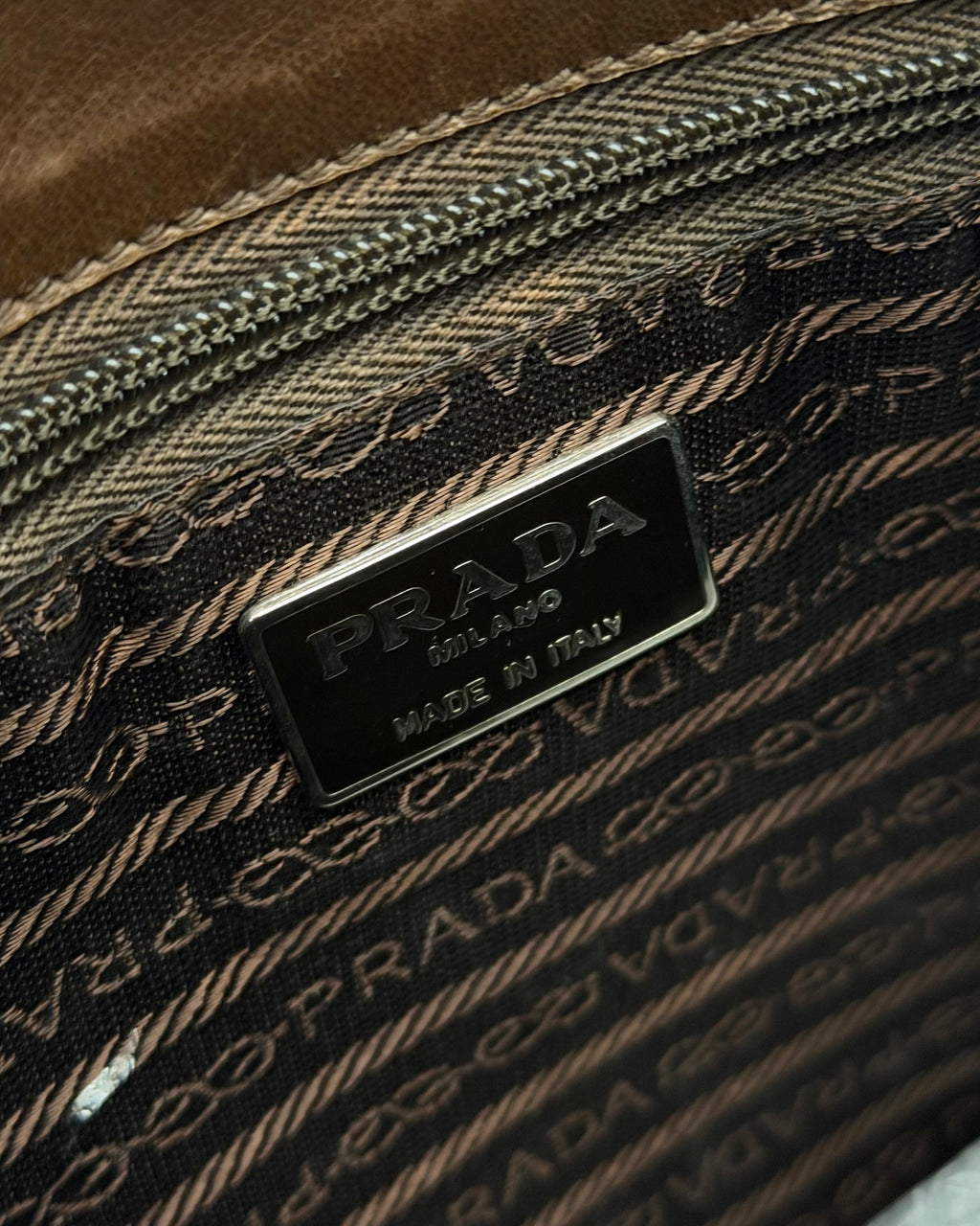 PRADA PLASTIC CHAIN LEATHER SHOULDER BAG