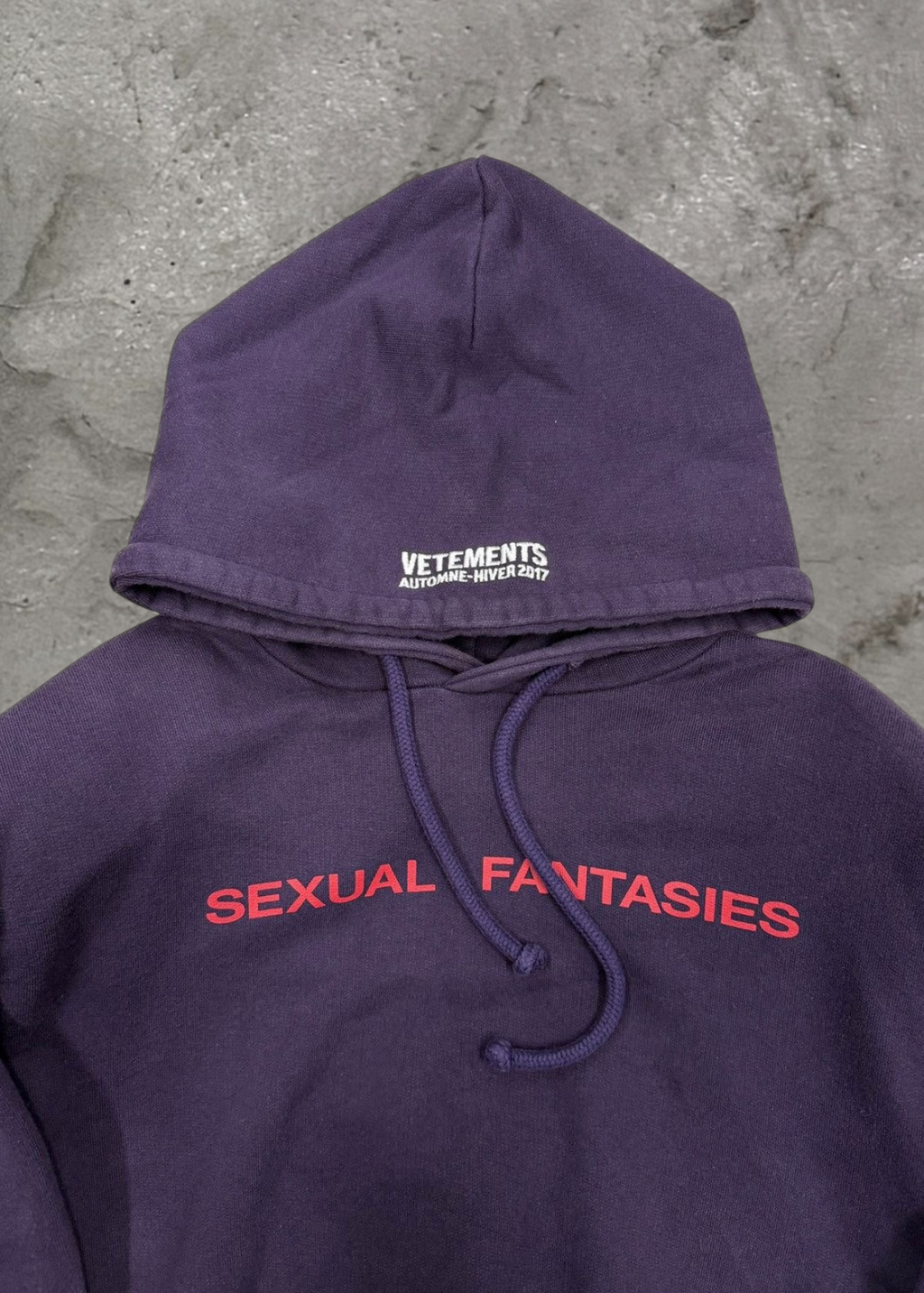 VETEMENTS AW16 SEXUAL FANTASIES CROPPED FOOTBALL SHOULDER HOODIE