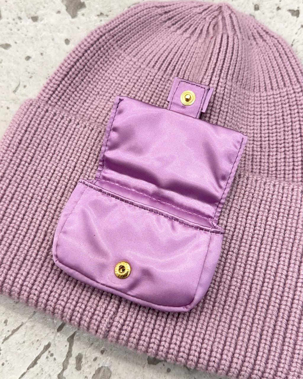 FENDI BAGUETTE KNITTED BEANIE