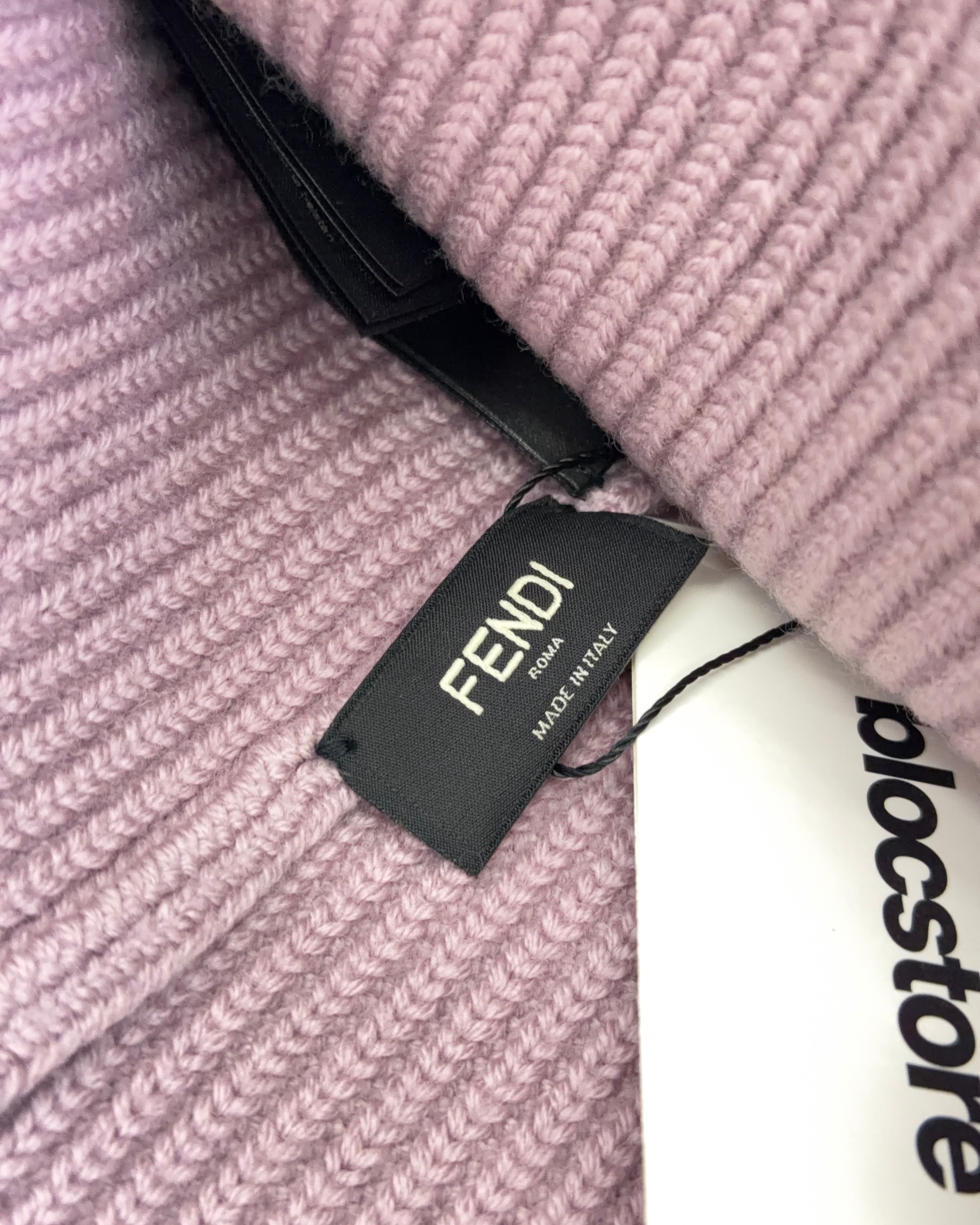 FENDI BAGUETTE KNITTED BEANIE