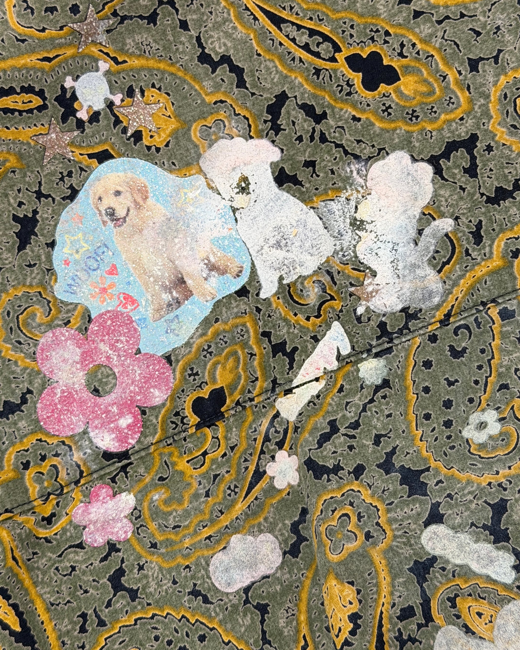 VETEMENTS FW19 ALL-OVER PAISLEY STICKER OVERSIZED SHIRT