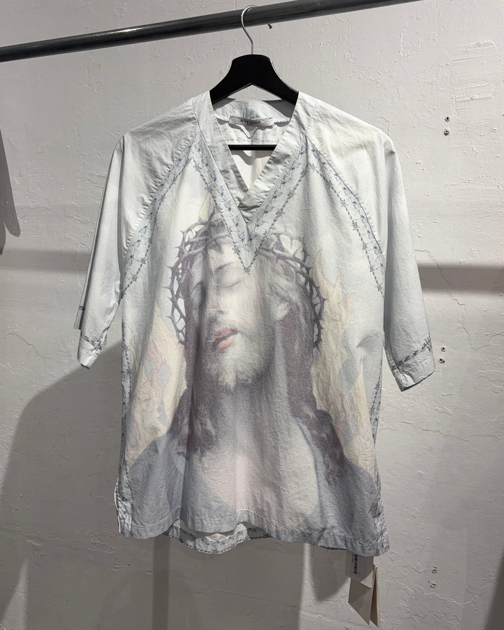 GIVENCHY SS16 JESUS CHRIST V-NECK TEE