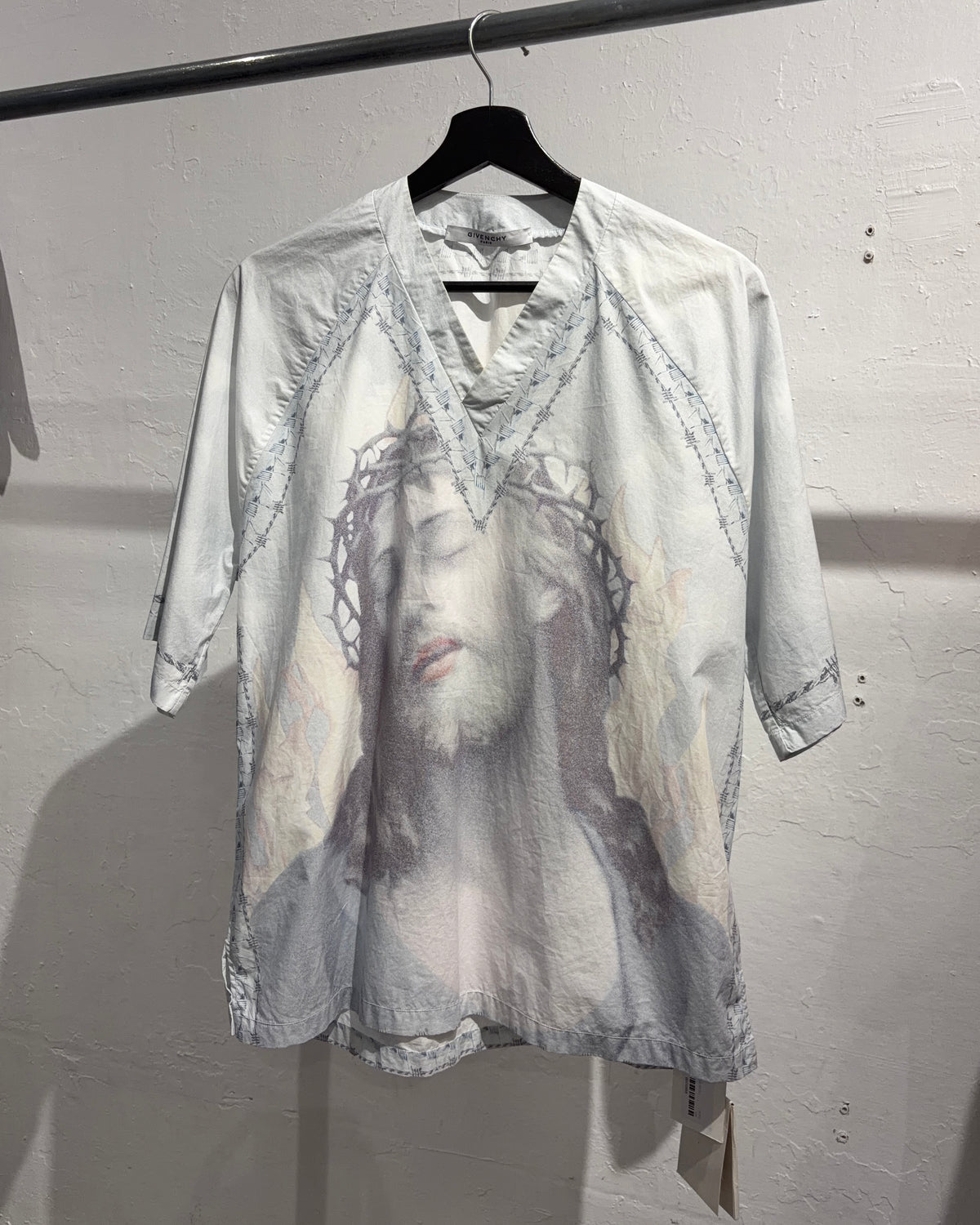 GIVENCHY SS16 JESUS CHRIST V-NECK TEE